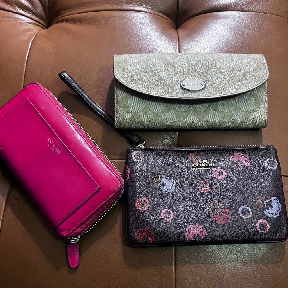 Coach Women's Multi-Color Wallet bundle SLG